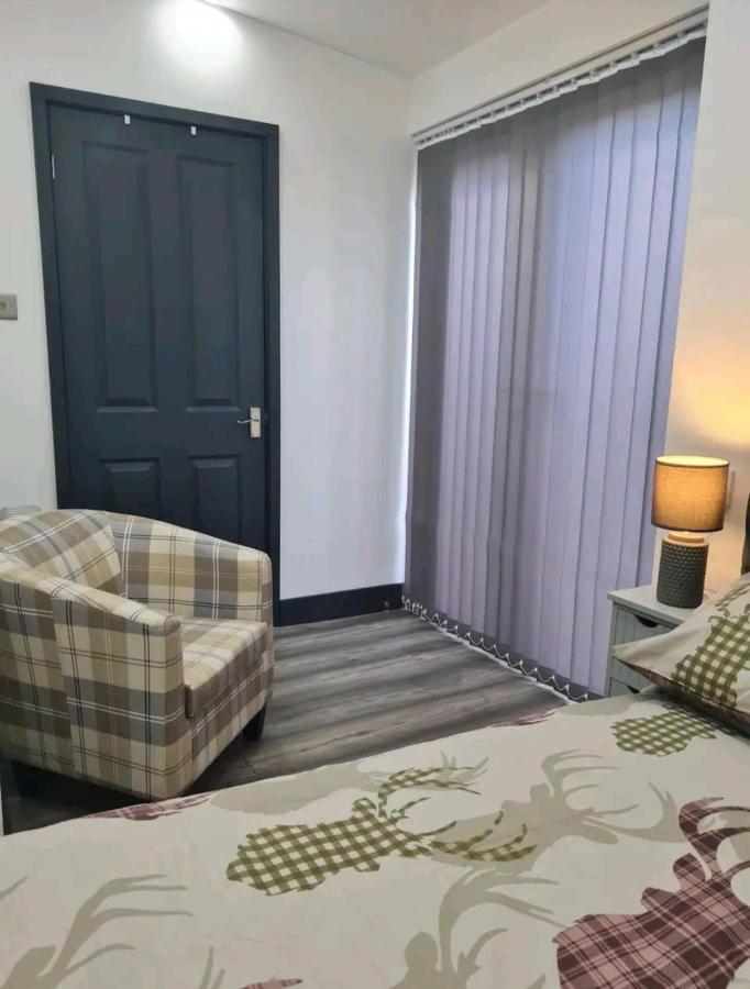 Charming 1-Bed Apartment In Peebles Bagian luar foto